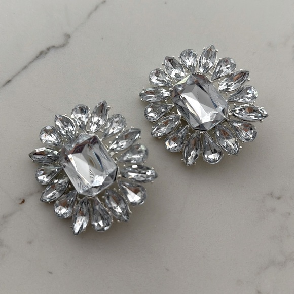 Elegant Silver Crystal Shoe Clips - Picture 1 of 3